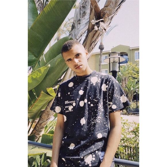 Urban Outfitters x Nike Sportswear DIY Splatter Tee - Picture 3 of 10